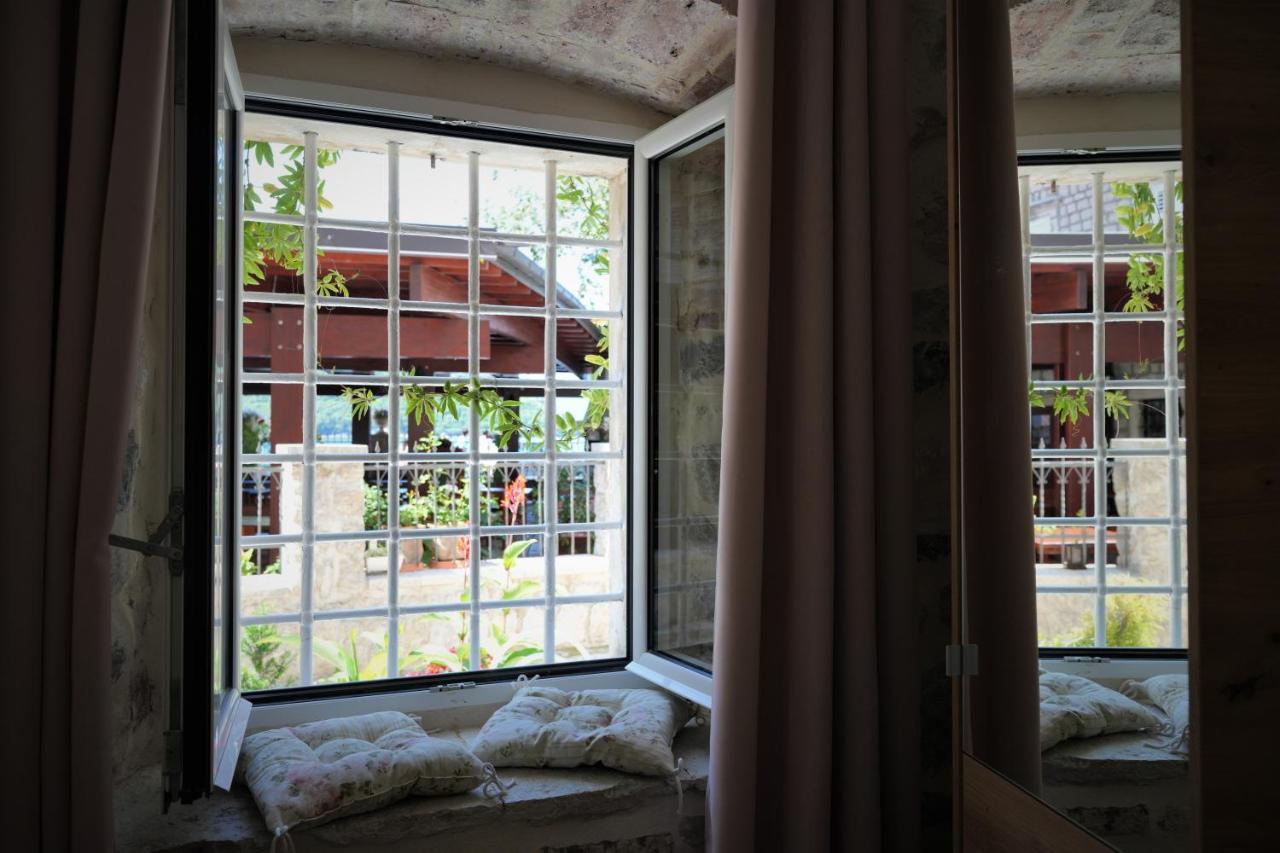 Apartments Visit Пераст Екстериор снимка