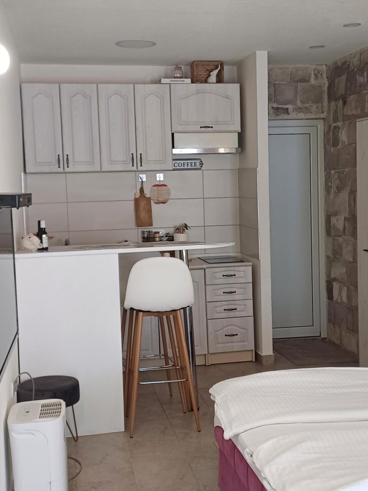 Apartments Visit Пераст Екстериор снимка